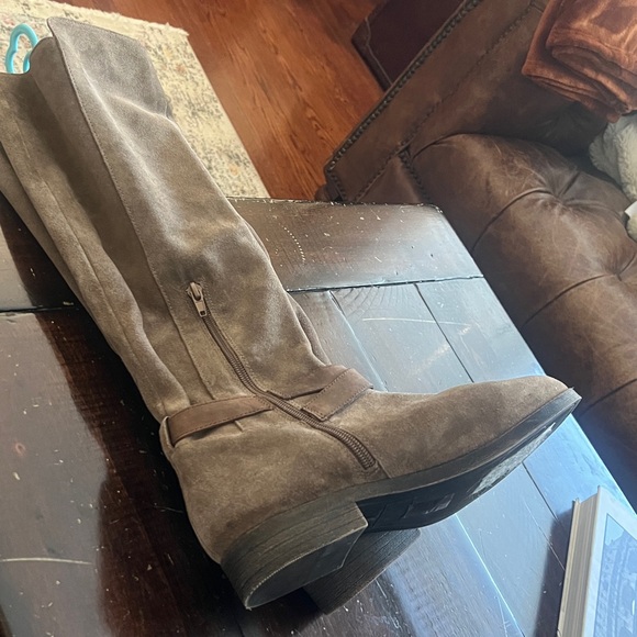 SOLE SOCIETY MARGAUX TALL BELTED SUEDE BOOT - Picture 6 of 10